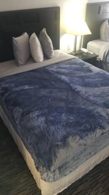 Hotel 2 Queen Beds Hotel Room 222 Wi-Fi Hot Tub Booking Stillwater Eksteriør bilde